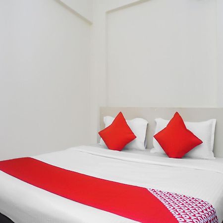 Hotel Oyo 16007 Sk Executive à Yerandwane Extérieur photo